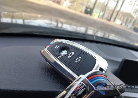 2017 BMW 330I xDrive z USA, uszkodzony, nr VIN WBA8D9G59HNU60623